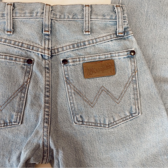 Wrangler’s Vintage High Rise Straight‎ Jeans - Picture 5 of 9